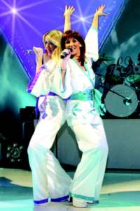 ABBA Mania 2006 © Darbietung und theatralische Gesten sind immer wichtig.